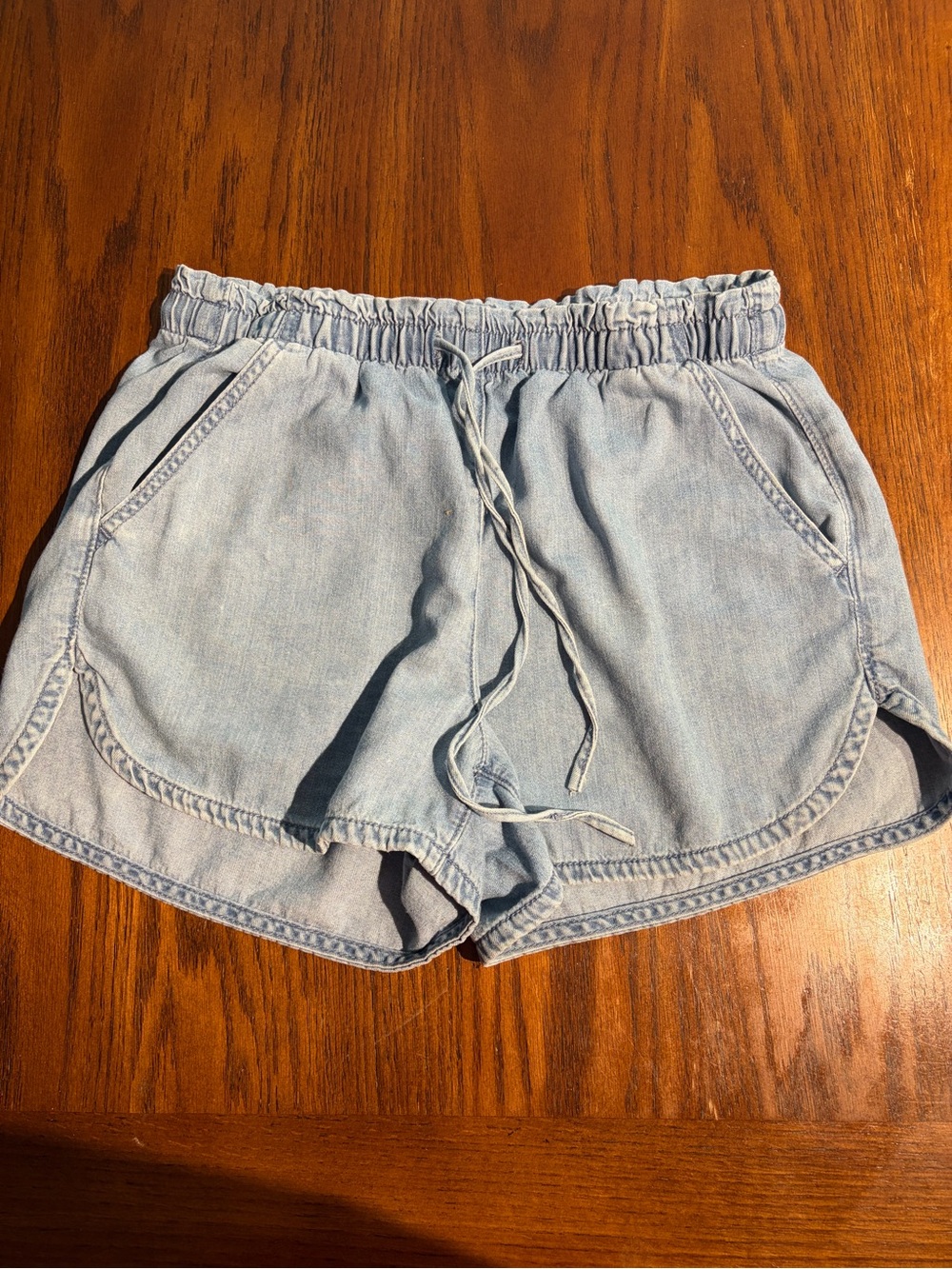 American Eagle Soft Light Wash Denim Women's Drawstring Shorts